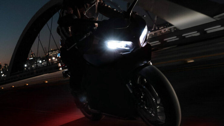 triumph-daytona-660