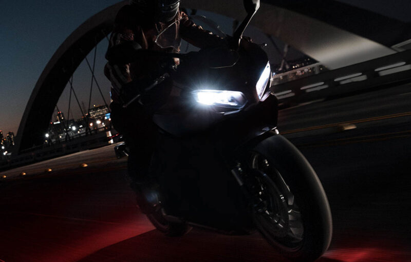 triumph-daytona-660