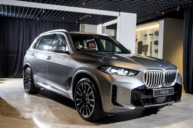 02. The New BMW X5 xDrive50e