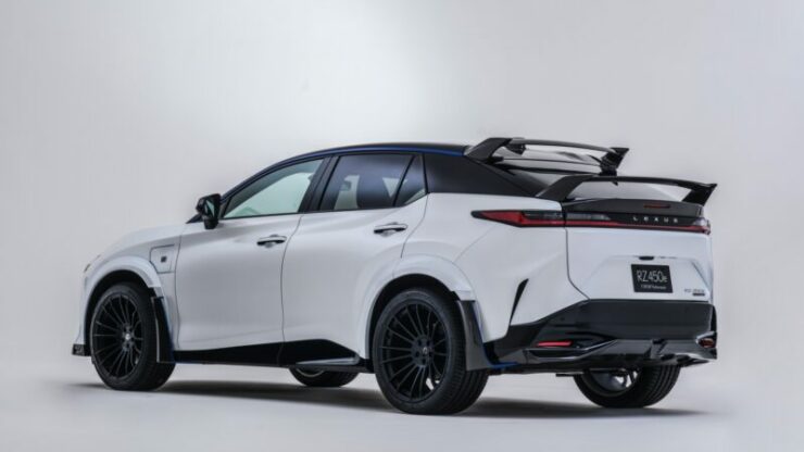 Lexus-RZ450e-F-Sport-Performance-03