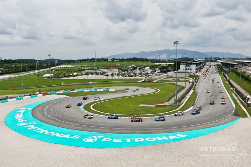 litar sepang turn 1