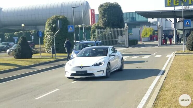 ferrari tesla in maranello 02