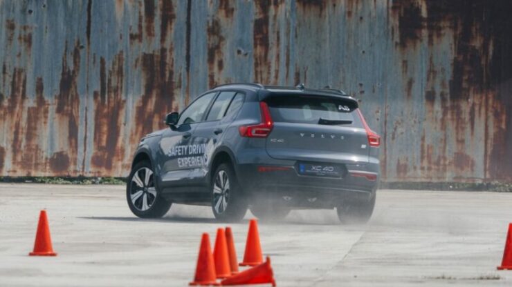 volvo safety driving 14