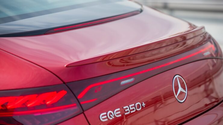 Mercedes-EQE-350-05