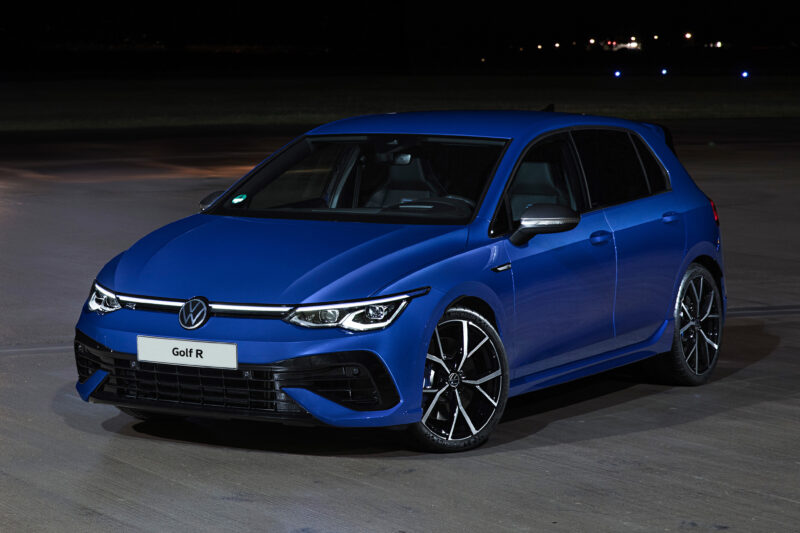 VW23_Golf_R_Press-Release-01