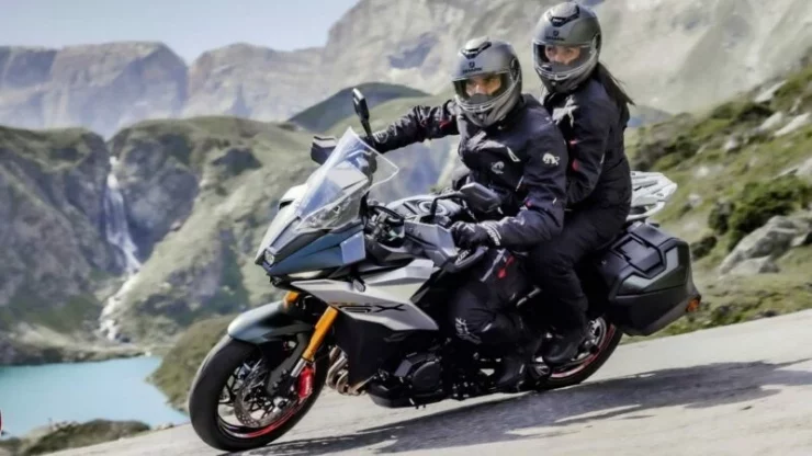 Suzuki-GSX-S1000GX-2024-03.jpg