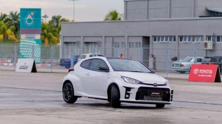 toyota-gr-yaris-2021-11.jpg